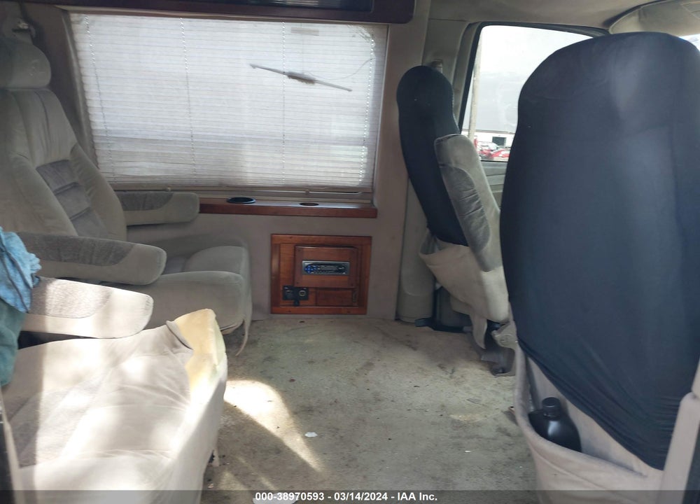 2003 GMC SAVANA UPFITTER VIN: 1GDFG15X131229427