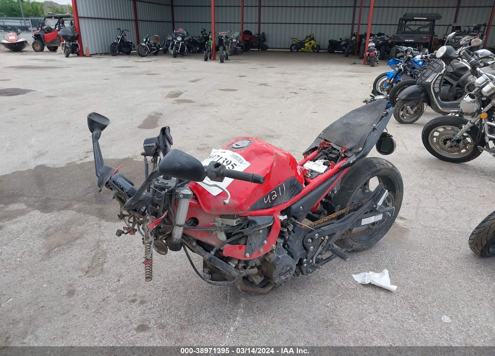 2015 YAMAHA FZ6 R VIN: JYARJ18E3FA014211