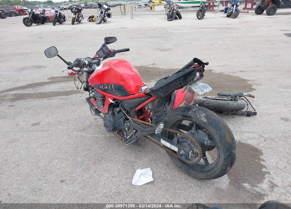2015 YAMAHA FZ6 R VIN: JYARJ18E3FA014211