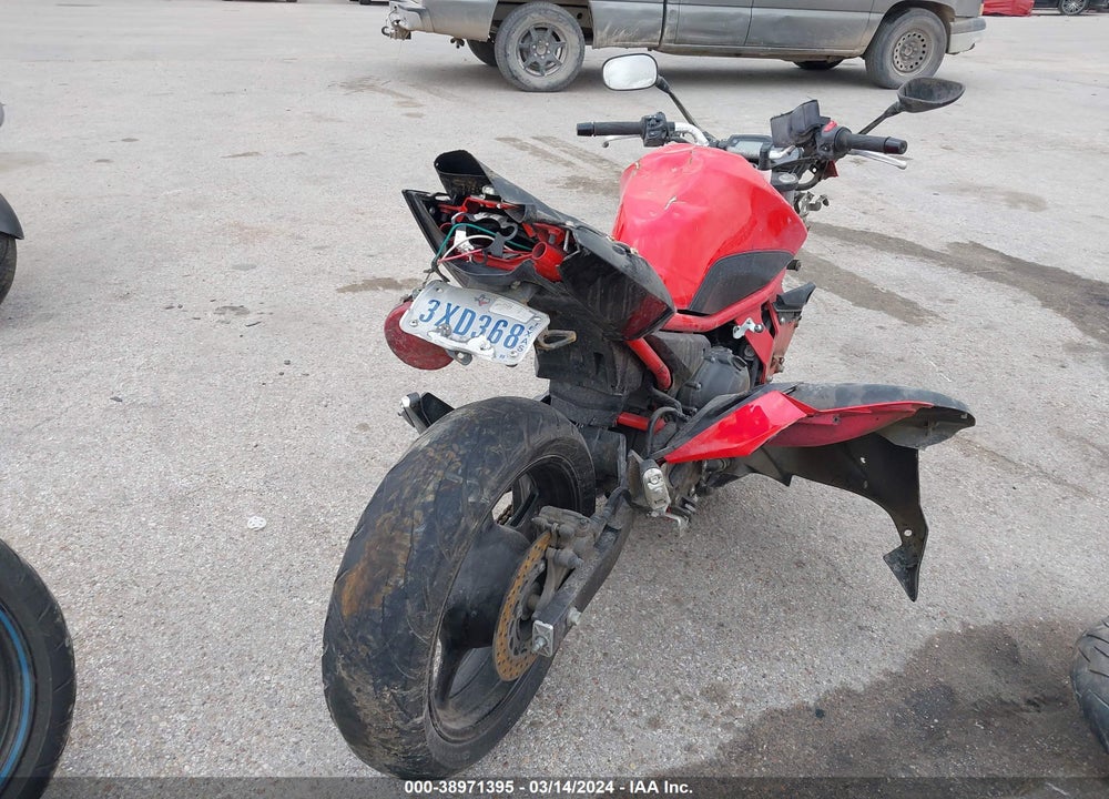 2015 YAMAHA FZ6 R VIN: JYARJ18E3FA014211