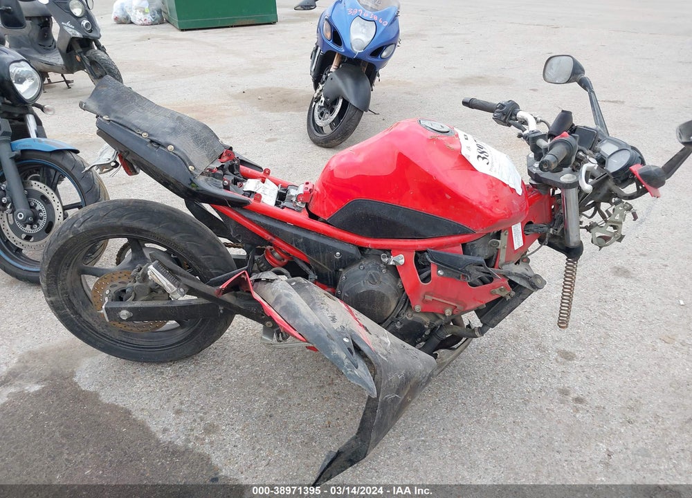2015 YAMAHA FZ6 R VIN: JYARJ18E3FA014211