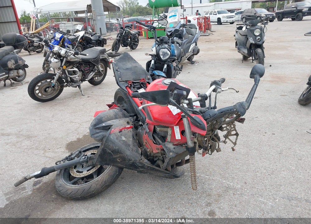 2015 YAMAHA FZ6 R VIN: JYARJ18E3FA014211