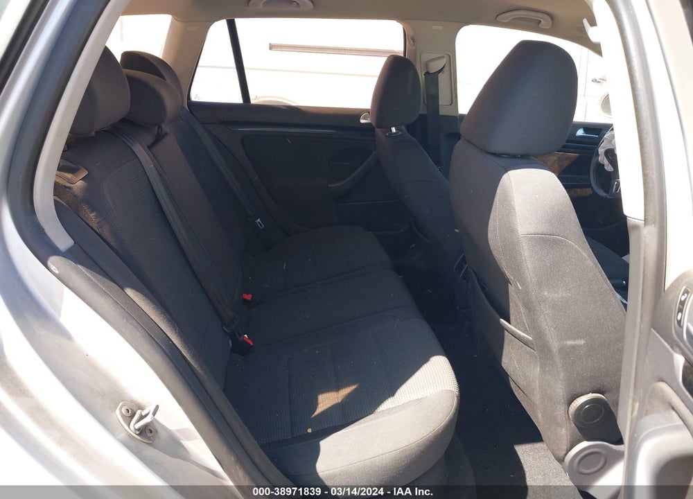 2013 VOLKSWAGEN JETTA SPORTWAGEN 2.5L S VIN: 3VWPP7AJ4DM642733