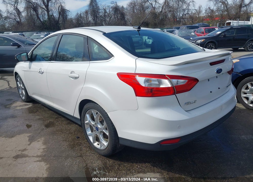 2014 FORD FOCUS TITANIUM VIN: 1FADP3J23EL189558