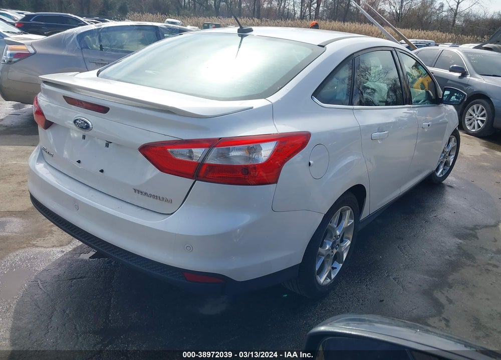 2014 FORD FOCUS TITANIUM VIN: 1FADP3J23EL189558