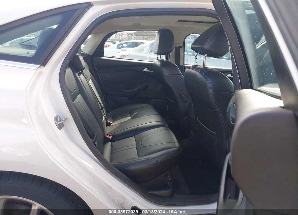 2014 FORD FOCUS TITANIUM VIN: 1FADP3J23EL189558