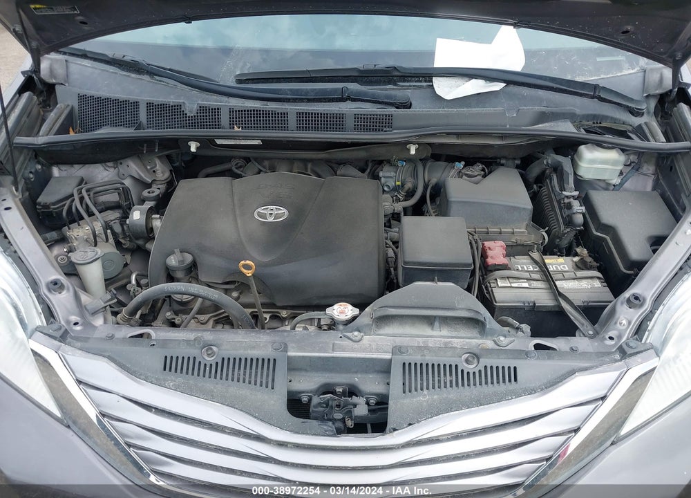 2017 TOYOTA SIENNA XLE 8 PASSENGER VIN: 5TDYZ3DC4HS891322