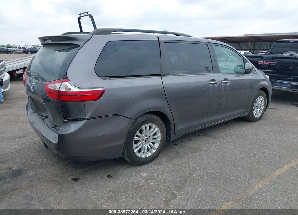 2017 TOYOTA SIENNA XLE 8 PASSENGER VIN: 5TDYZ3DC4HS891322