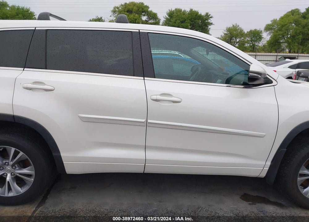 2015 TOYOTA HIGHLANDER LE PLUS V6 VIN: 5TDBKRFH1FS204879