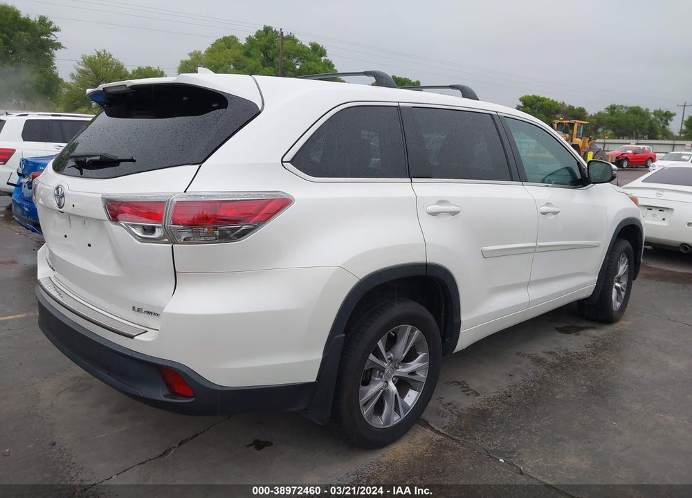 2015 TOYOTA HIGHLANDER LE PLUS V6 VIN: 5TDBKRFH1FS204879
