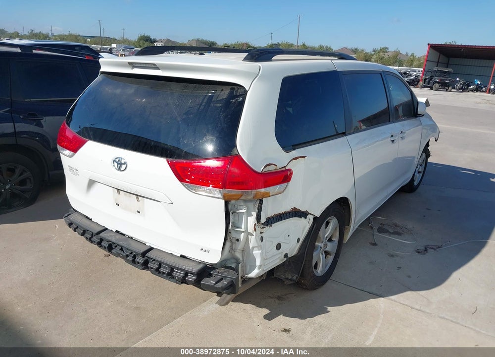 2014 TOYOTA SIENNA LE V6 8 PASSENGER VIN: 5TDKK3DC8ES423647
