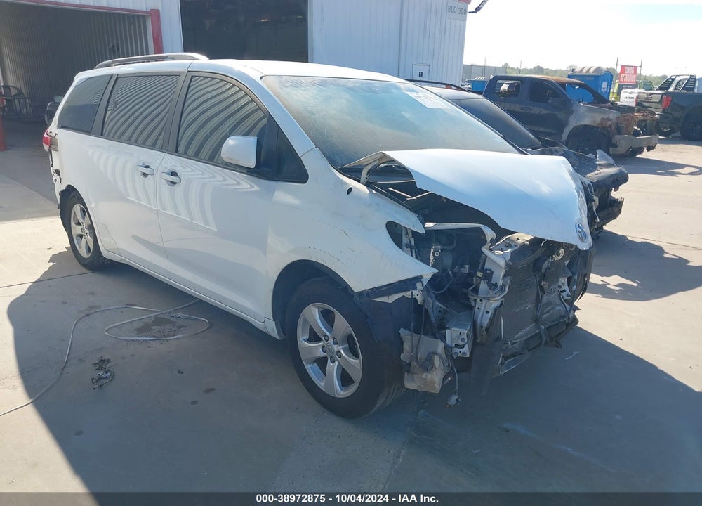 2014 TOYOTA SIENNA LE V6 8 PASSENGER VIN: 5TDKK3DC8ES423647