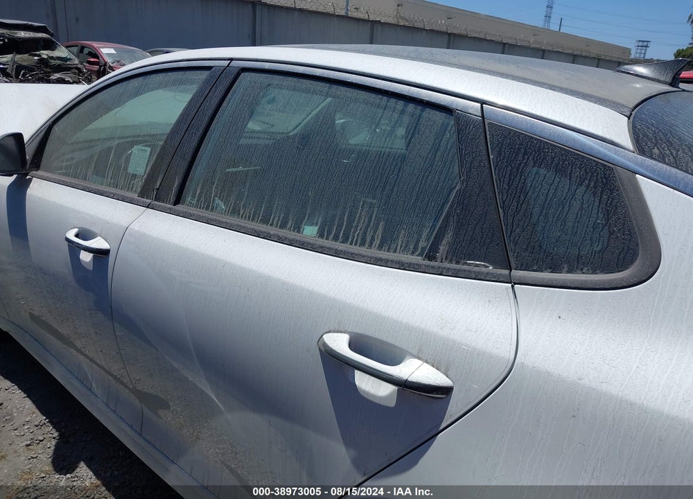 2019 KIA OPTIMA VIN: 5XXGU4L11KG303644