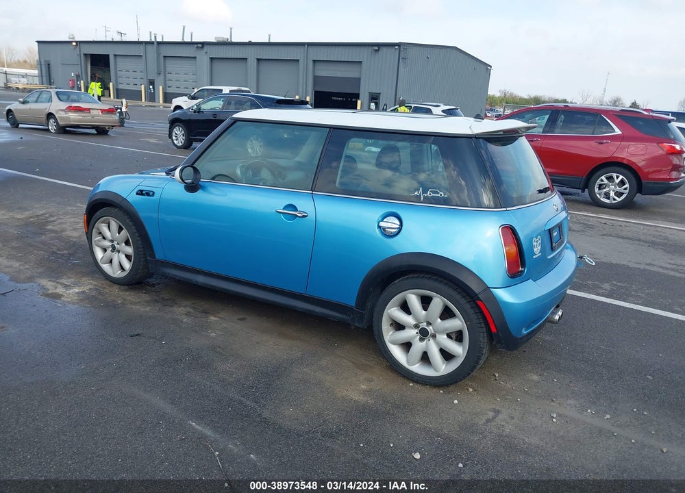 2002 MINI COOPER S VIN: WMWRE33482TD53225