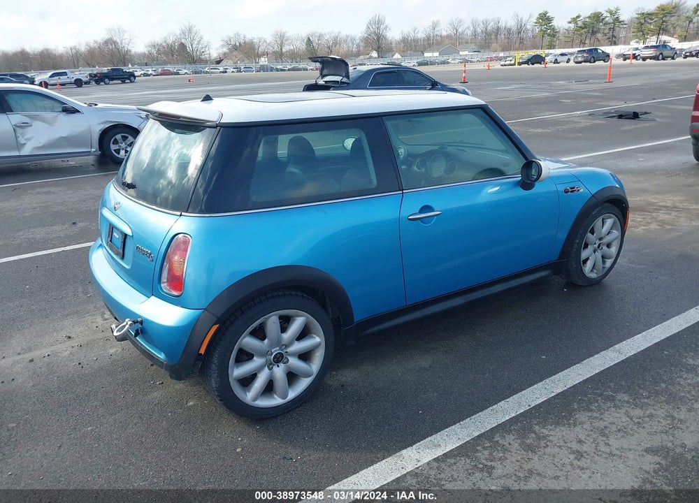 2002 MINI COOPER S VIN: WMWRE33482TD53225