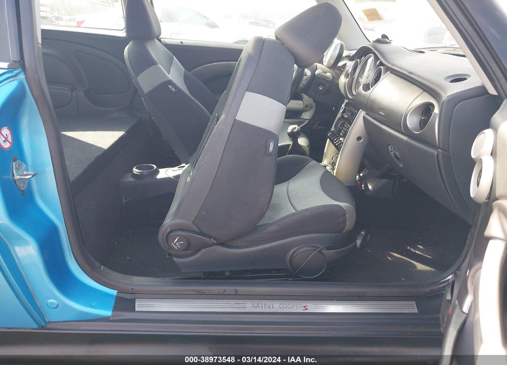 2002 MINI COOPER S VIN: WMWRE33482TD53225