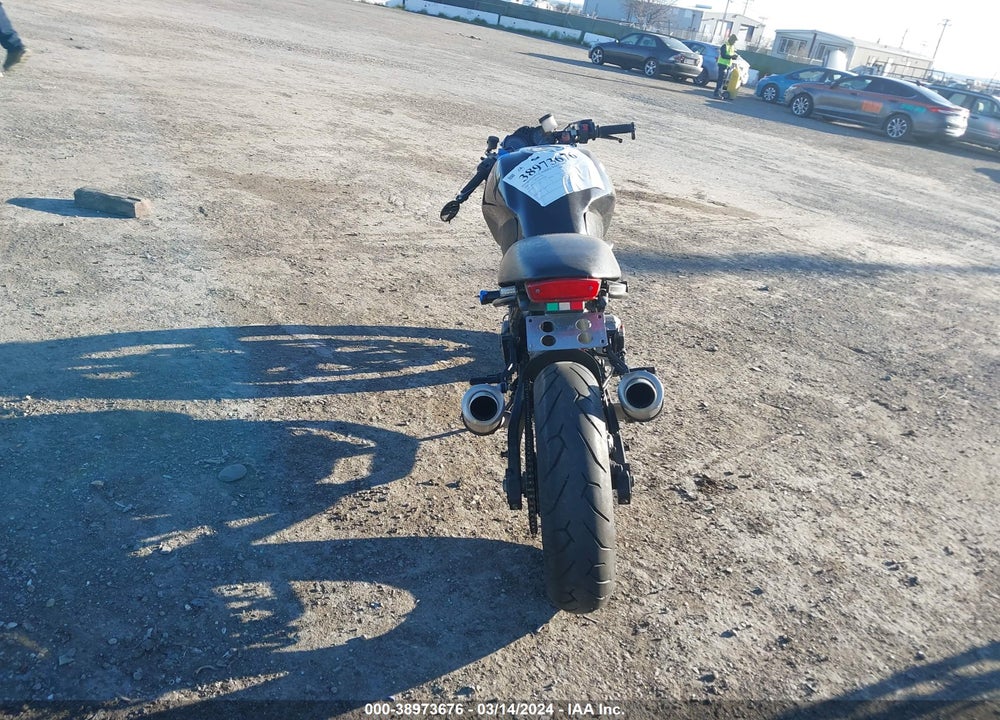 2005 DUCATI M600 VIN: ZDM1RA2K15B067589