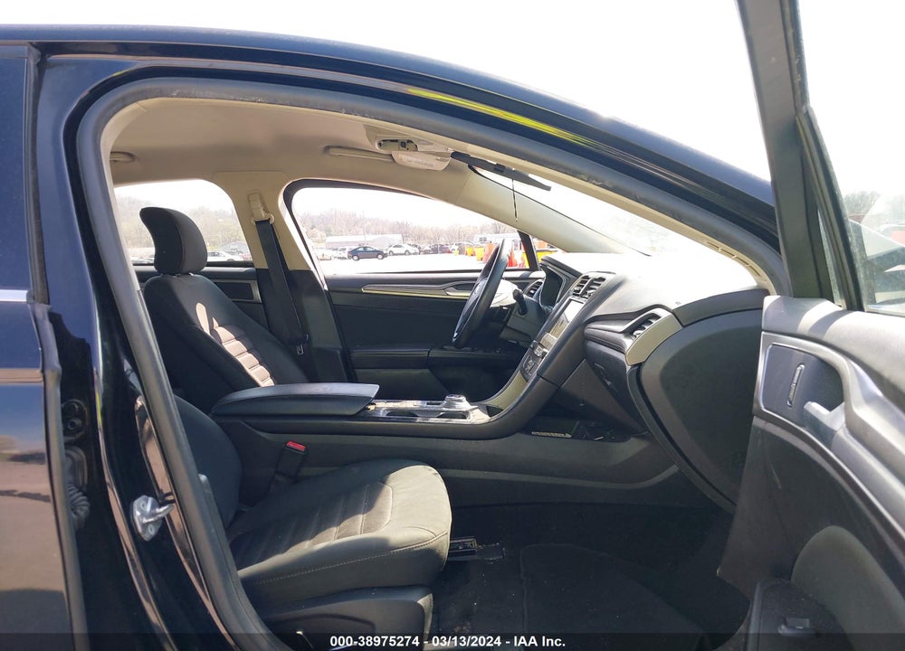 2017 FORD FUSION SE VIN: 3FA6P0HD4HR345692