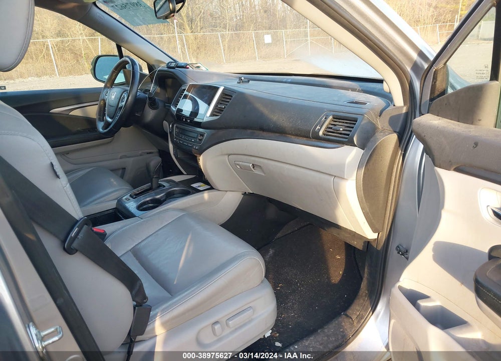 2017 HONDA PILOT EX-L VIN: 5FNYF6H5XHB010178