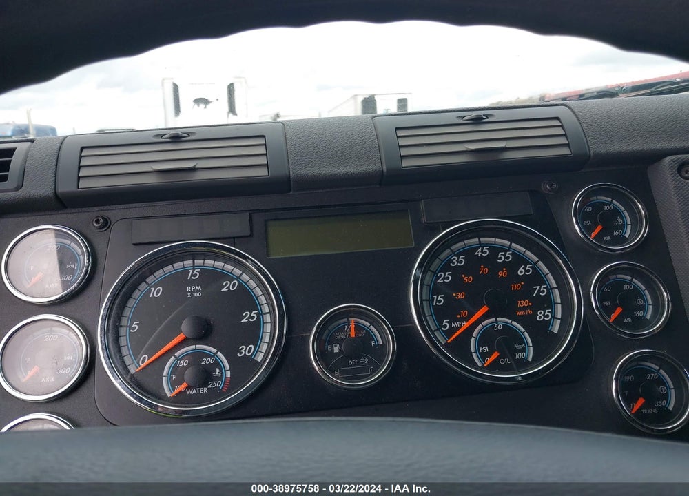2018 FREIGHTLINER CASCADIA 125 VIN: 1FUJGLDR4JLJH9433
