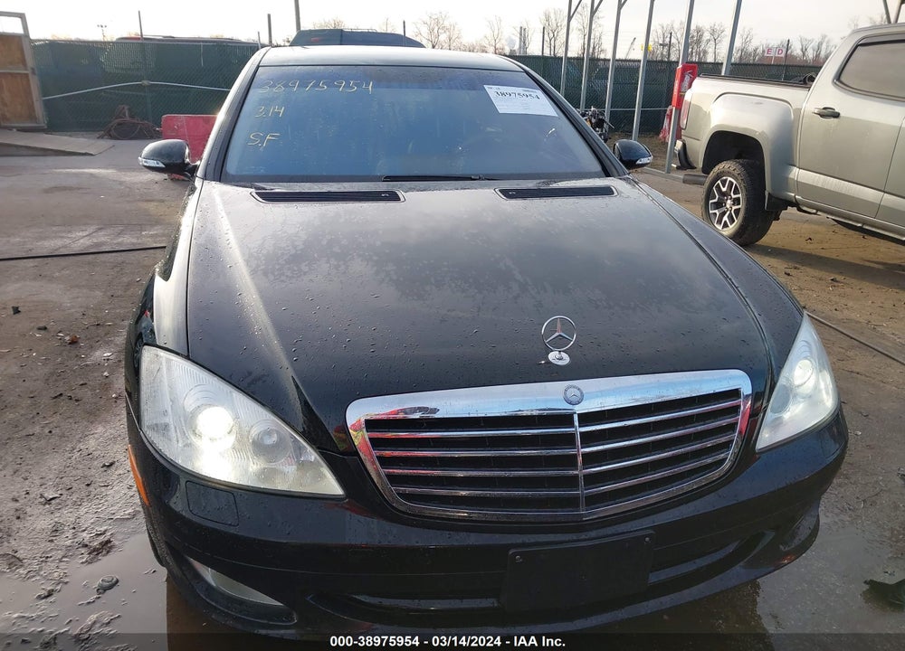 2009 MERCEDES-BENZ S 550 VIN: WDDNG71X59A281019
