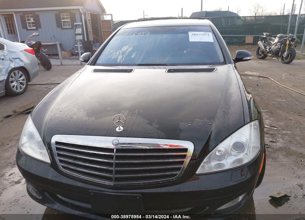 2009 MERCEDES-BENZ S 550 VIN: WDDNG71X59A281019