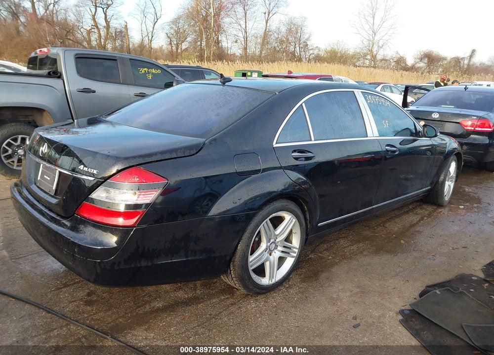 2009 MERCEDES-BENZ S 550 VIN: WDDNG71X59A281019