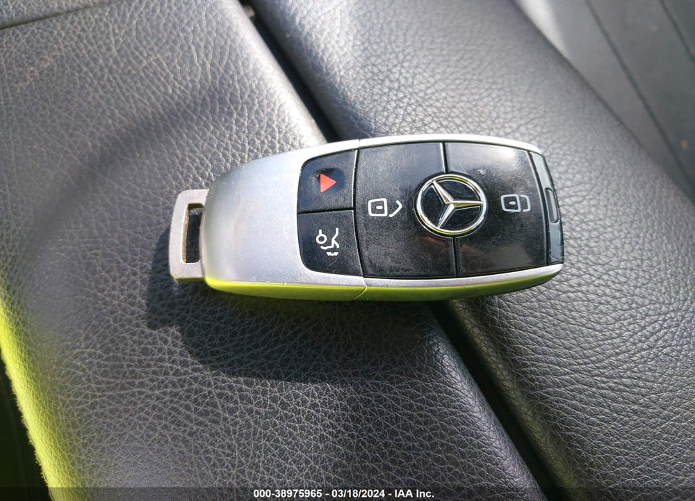 2018 MERCEDES-BENZ E 300 VIN: WDDZF4JBXJA469918