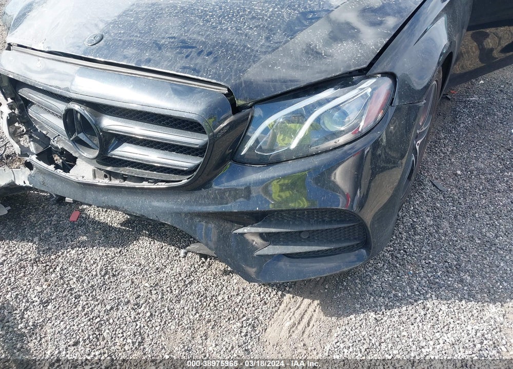 2018 MERCEDES-BENZ E 300 VIN: WDDZF4JBXJA469918