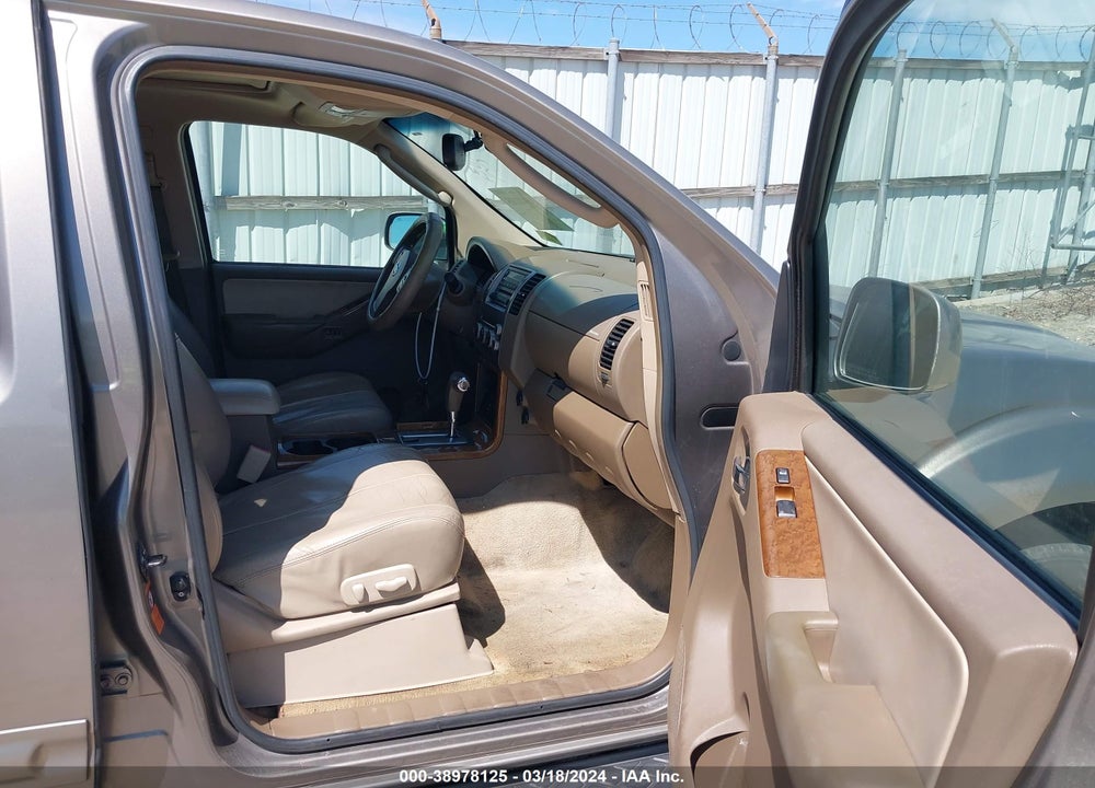 2005 NISSAN PATHFINDER LE VIN: 5N1AR18U45C784675