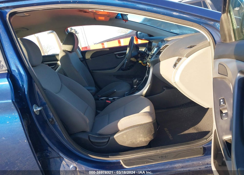 2016 HYUNDAI ELANTRA SE VIN: 5NPDH4AE4GH711032