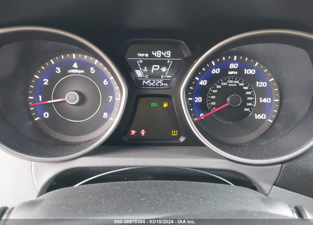 2015 HYUNDAI ELANTRA SE VIN: 5NPDH4AE4FH581381