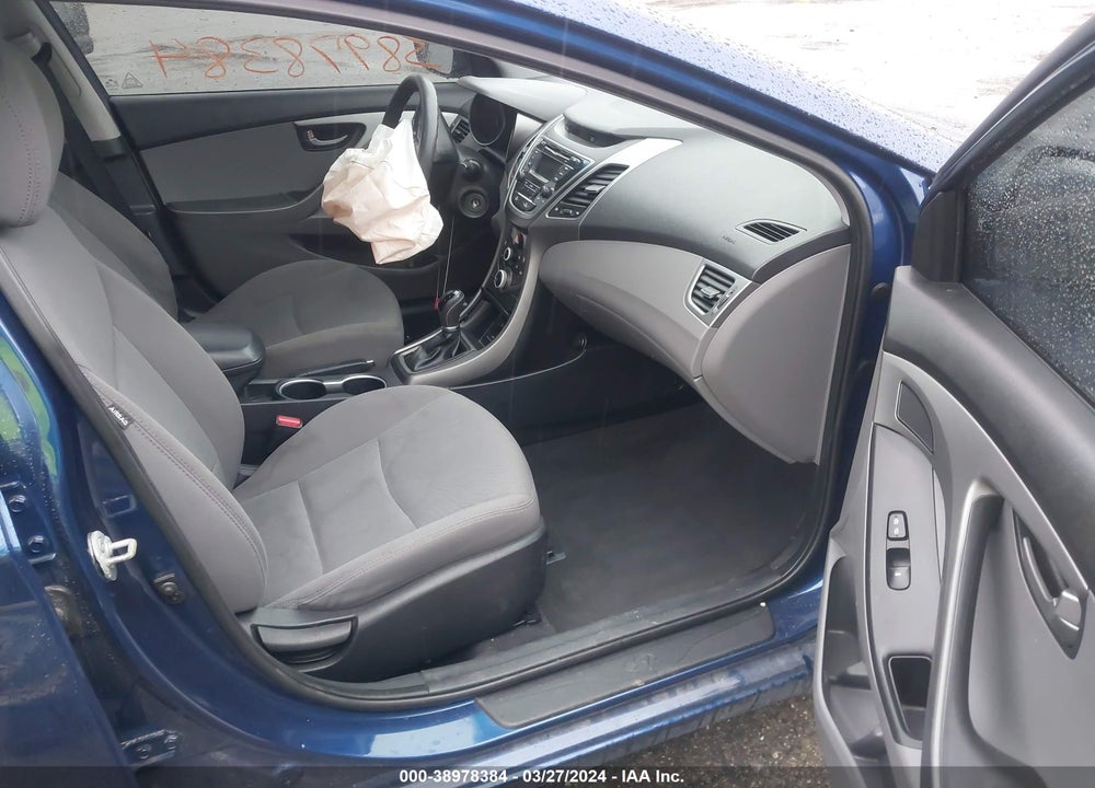 2015 HYUNDAI ELANTRA SE VIN: 5NPDH4AE4FH581381