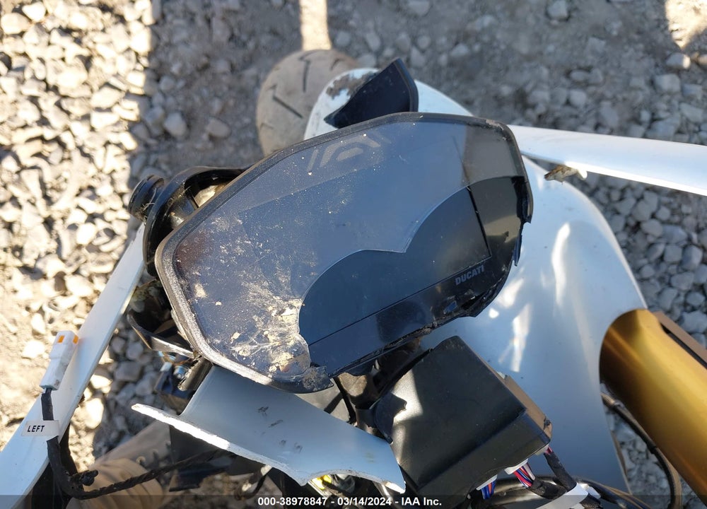2023 DUCATI SUPERSPORT VIN: ZDMVABDS9PB004500