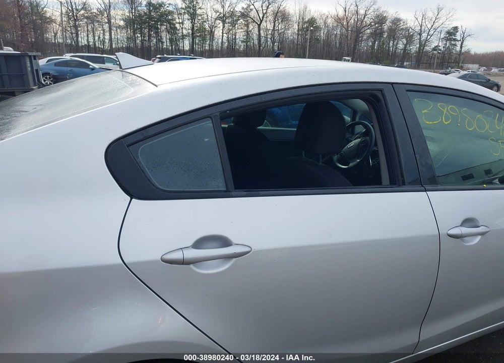 2016 KIA FORTE VIN: KNAFK4A68G5477557