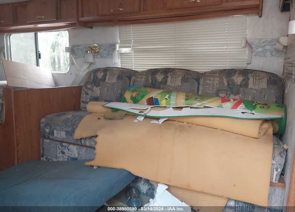 2000 FLEETWOOD TERRAVAC VIN: 1EA5J2720Y4087069