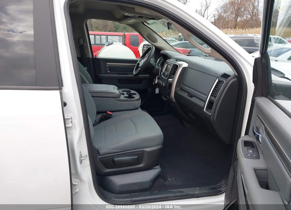 2019 RAM 1500 CLASSIC SLT 4X2 6'4 BOX VIN: 1C6RR6TT8KS661246
