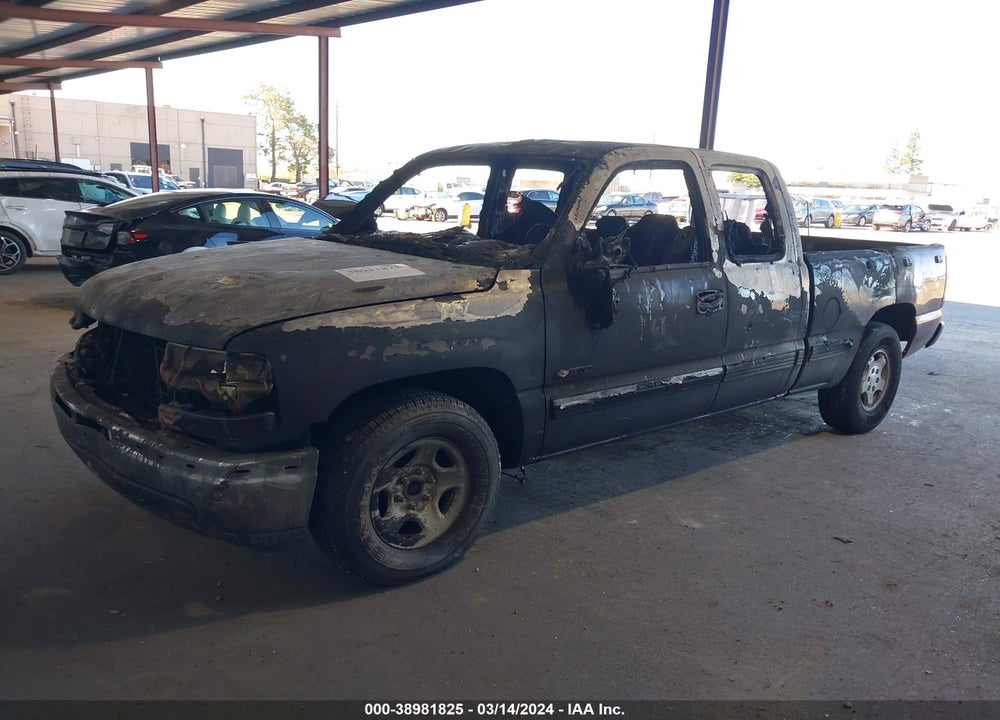 2001 CHEVROLET SILVERADO 1500 LS VIN: 2GCEC19T811372515