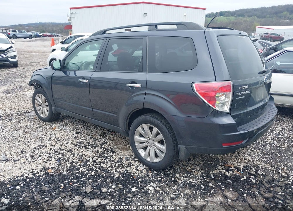 2013 SUBARU FORESTER 2.5X PREMIUM VIN: JF2SHACC1DH404253
