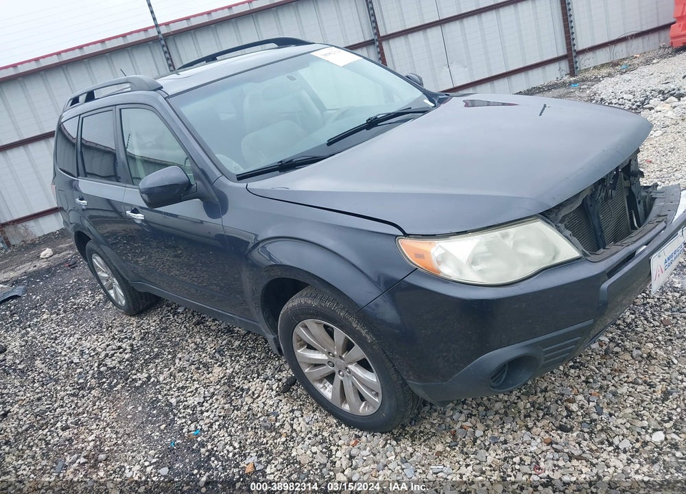 2013 SUBARU FORESTER 2.5X PREMIUM VIN: JF2SHACC1DH404253