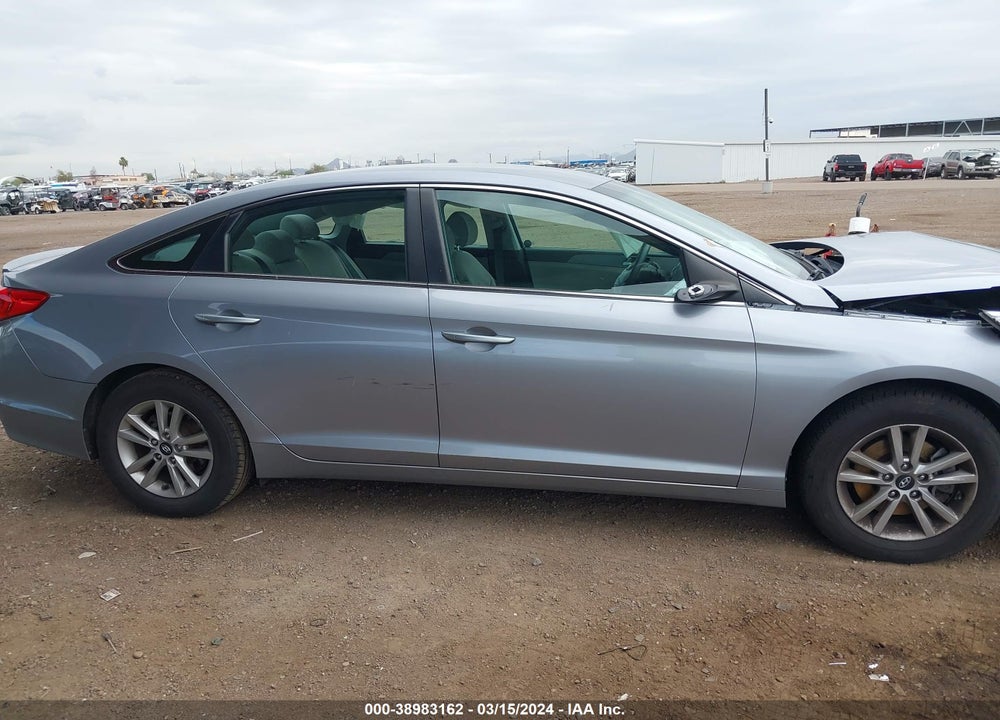 2015 HYUNDAI SONATA SE VIN: 5NPE24AF0FH121570