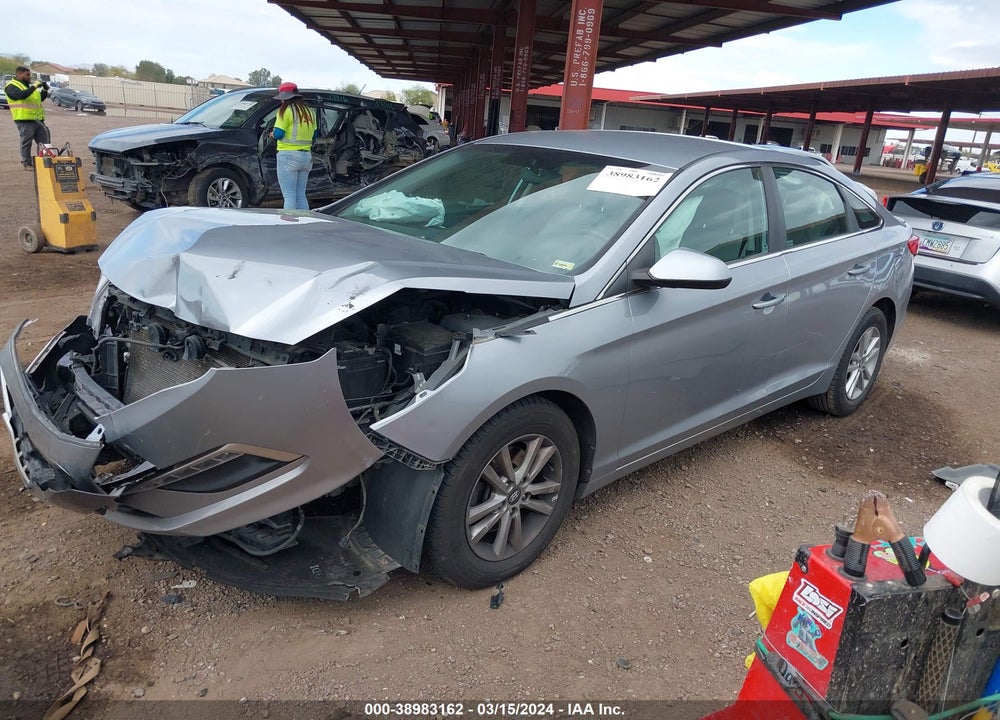 2015 HYUNDAI SONATA SE VIN: 5NPE24AF0FH121570