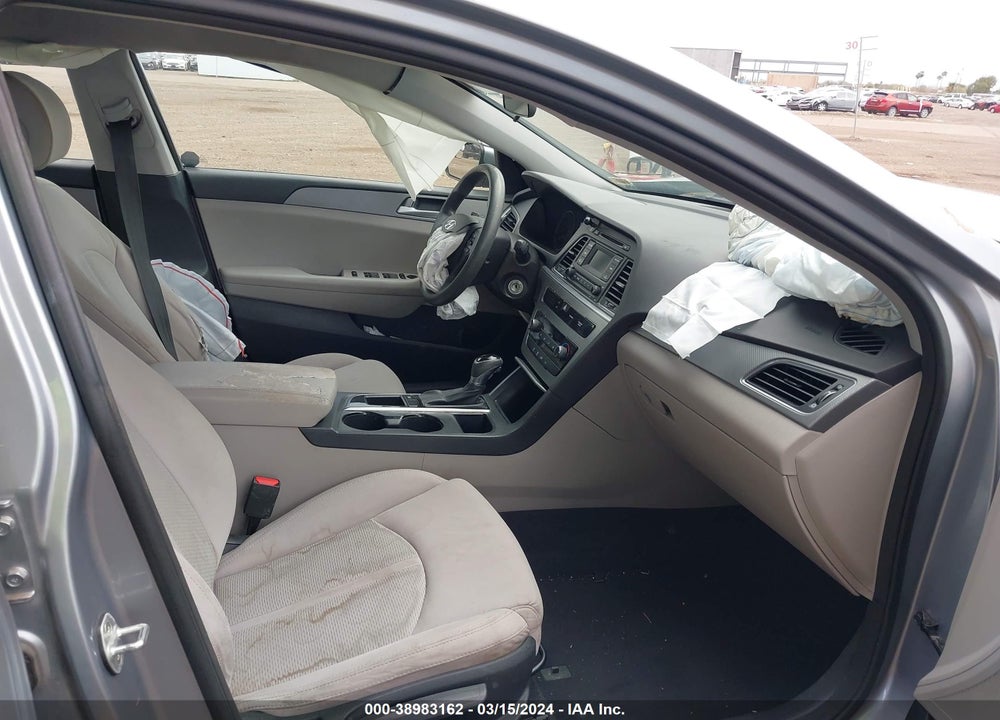 2015 HYUNDAI SONATA SE VIN: 5NPE24AF0FH121570