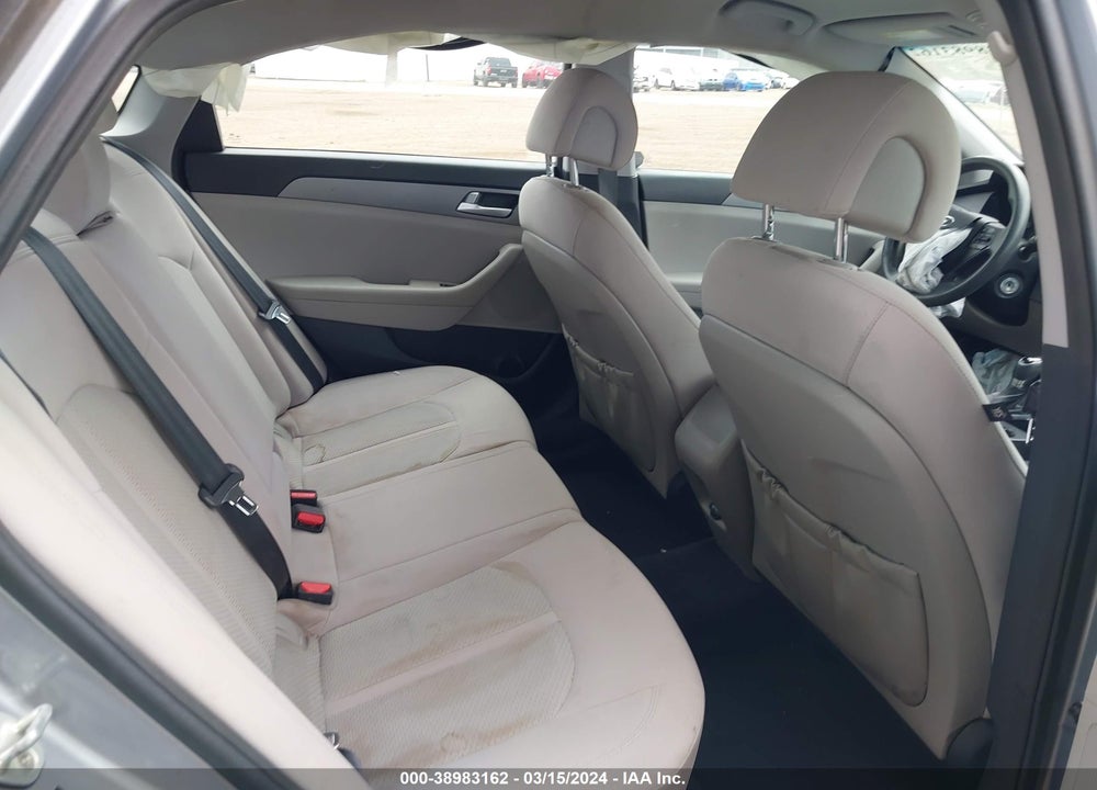 2015 HYUNDAI SONATA SE VIN: 5NPE24AF0FH121570