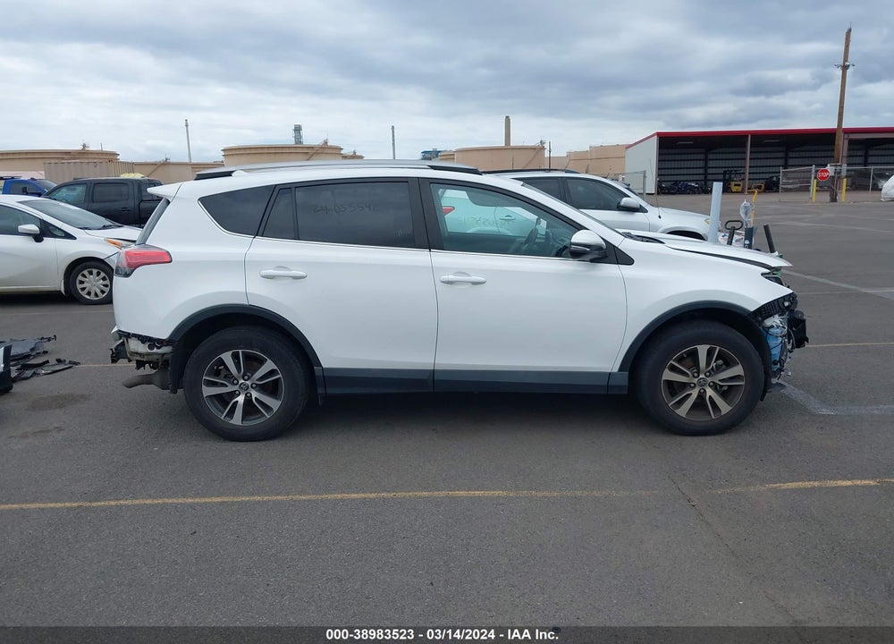 2017 TOYOTA RAV4 XLE VIN: 2T3RFREV6HW569473