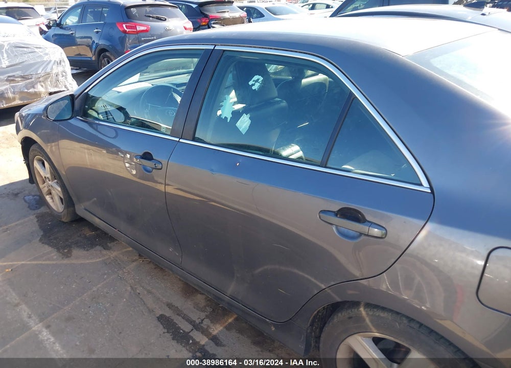 2014 TOYOTA CAMRY SE VIN: 4T1BF1FK2EU428198