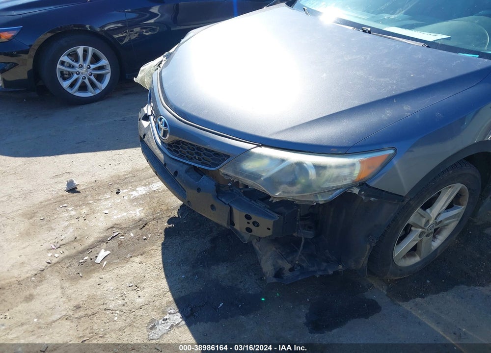 2014 TOYOTA CAMRY SE VIN: 4T1BF1FK2EU428198