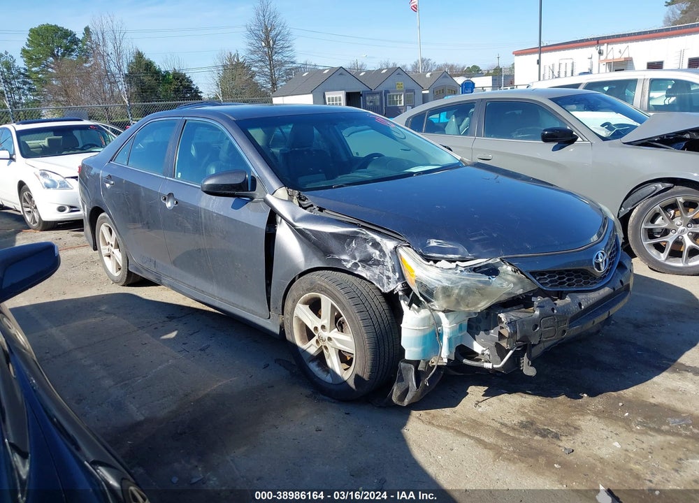 2014 TOYOTA CAMRY SE VIN: 4T1BF1FK2EU428198