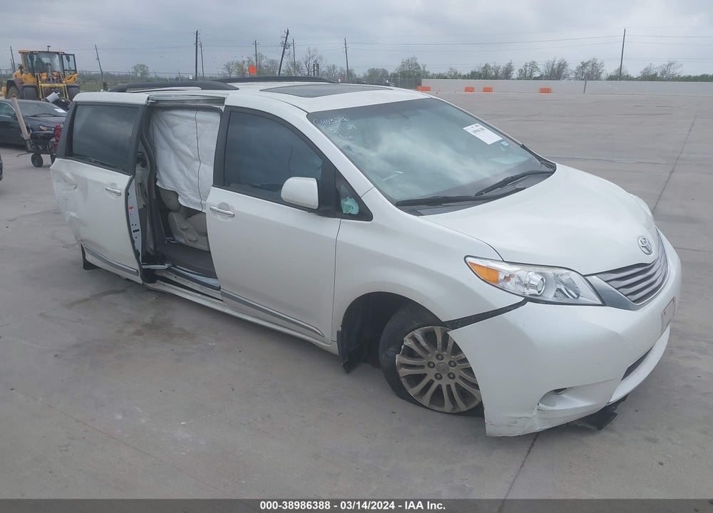 2017 TOYOTA SIENNA XLE 8 PASSENGER VIN: 5TDYZ3DC2HS821396