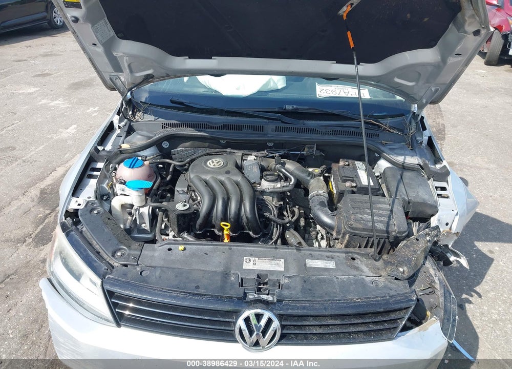 2014 VOLKSWAGEN JETTA 2.0L S VIN: 3VW2K7AJ1EM425795